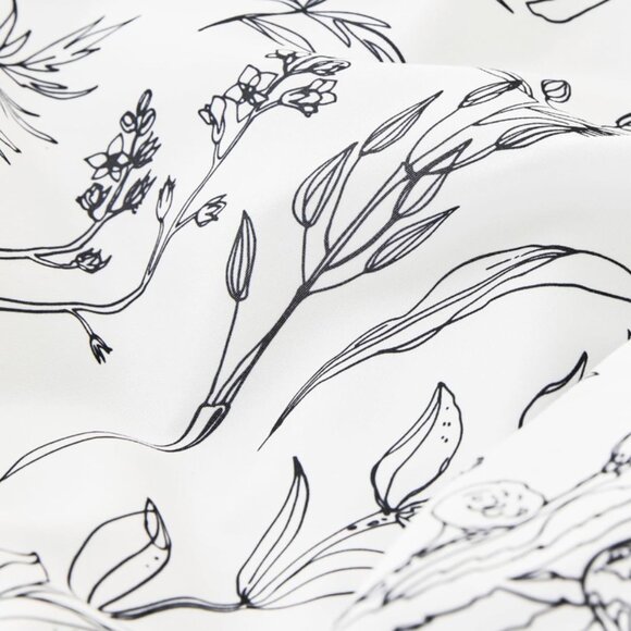 White Flowers 3 Pieces Bedding Set - Picture 2 of 8